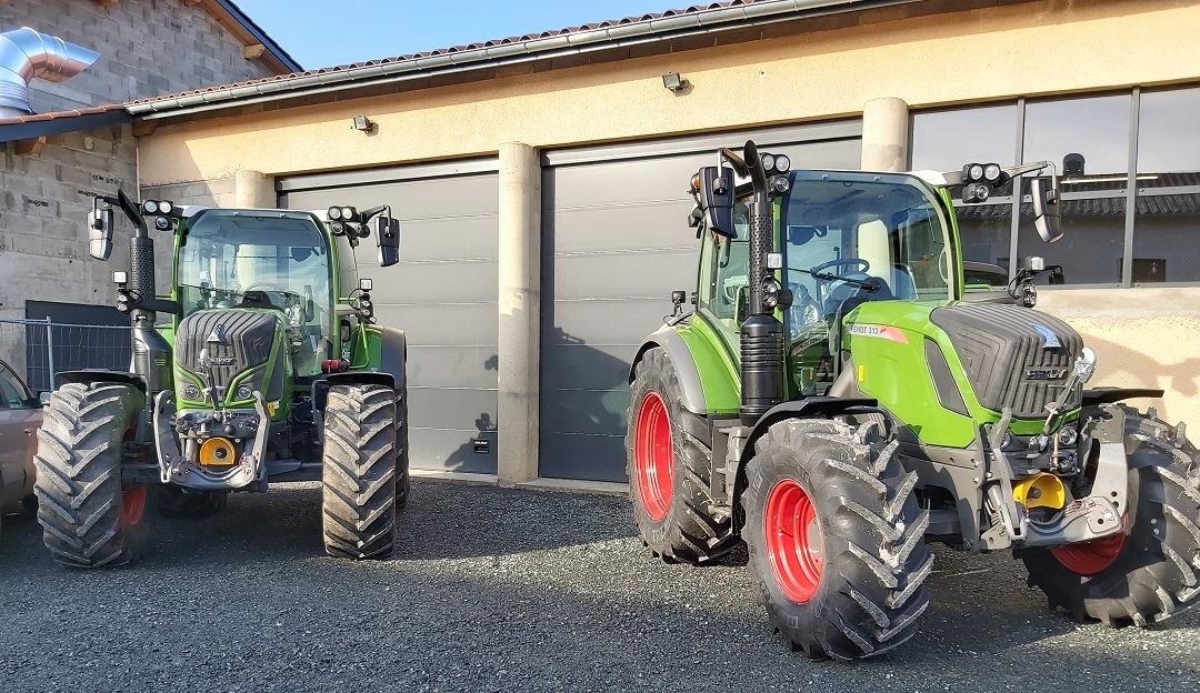 2 Tracteurs de la MFR de Saint Romain